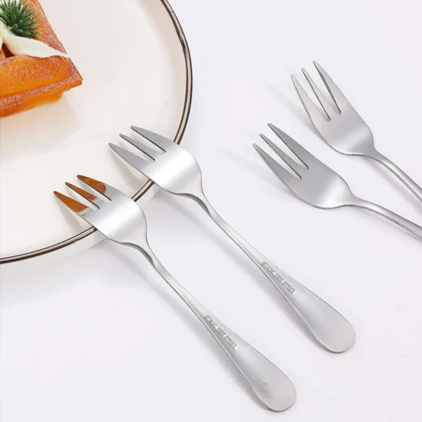 6pcs Stainless steel cutlery fruit forks dessert forks are small and delicate for entertaining guests 3